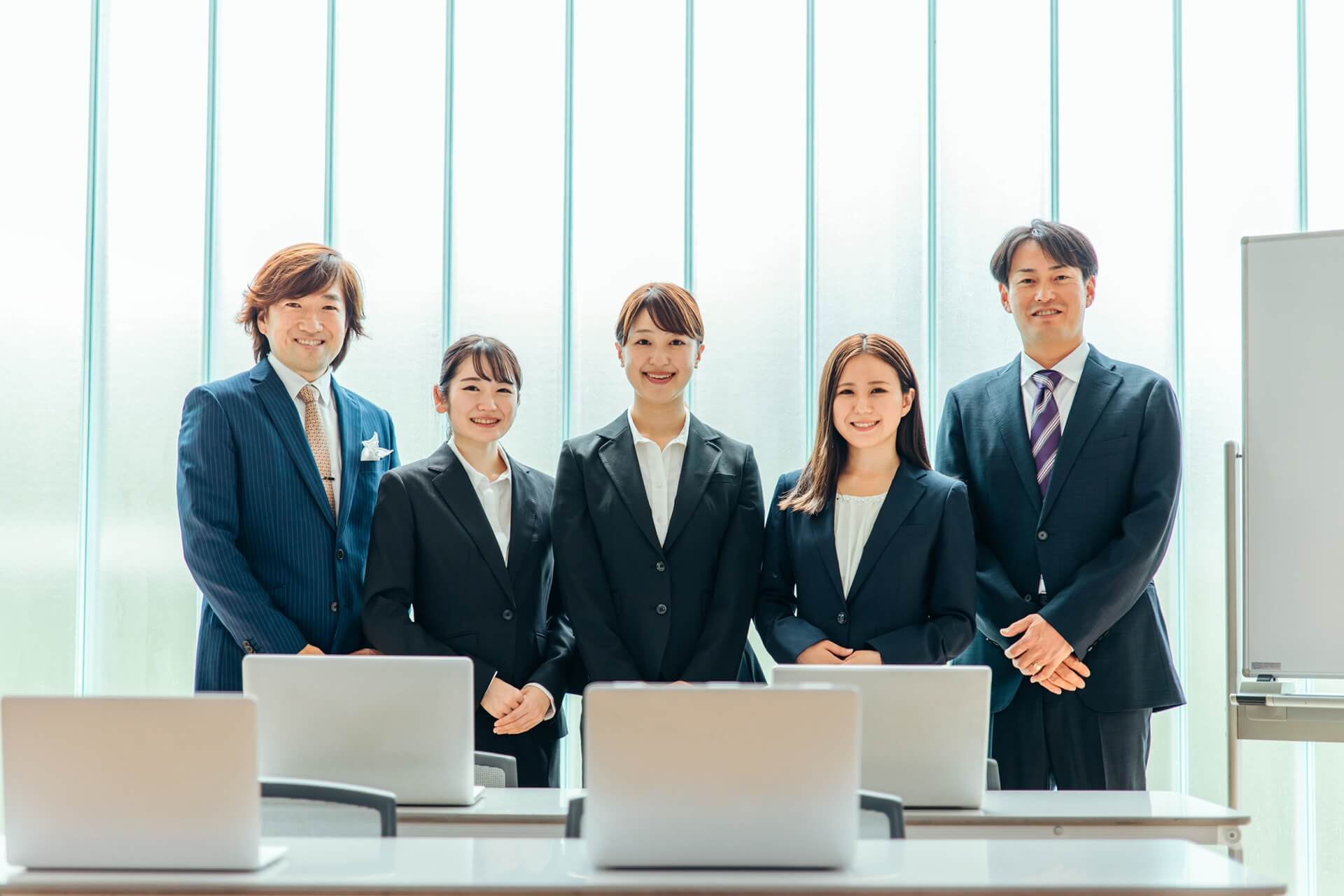 株式会社カオナビ